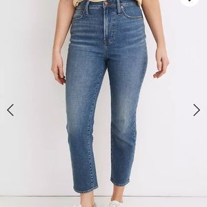 The Curvy Perfect Vintage Crop Jean in Sandford Wash: Summerweight Edition